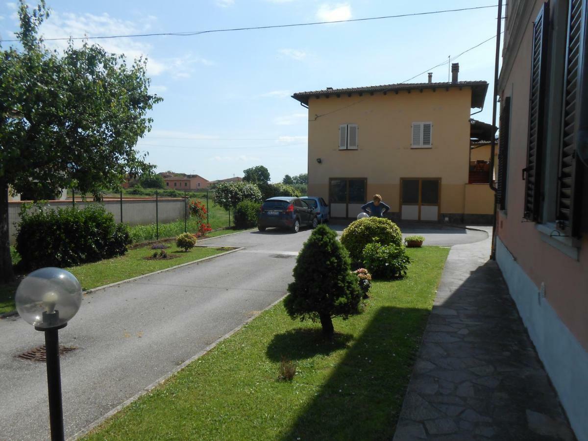 Casa Vacanze Orsi Лукка Экстерьер фото